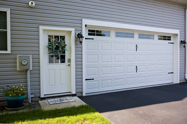24/7 Emergency Garage Door Panel Replacement experts in San Saba County County, TX